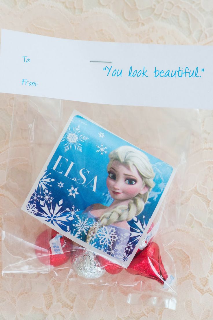 do it yourself divas: DIY Frozen Valentine Cards and Free Frozen Printable Wallpaper